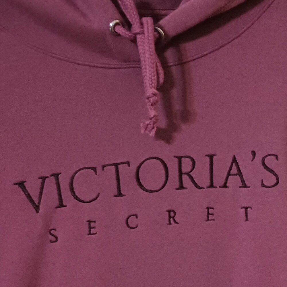 NWT ~ Victoria Secret Long Hooded Pullover Sweatshirt with Pockets  (Size:  XL) - Picture 2 of 7